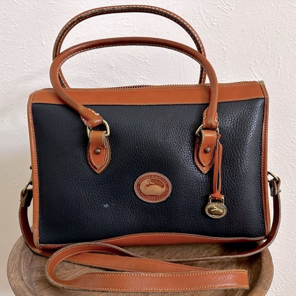 Vintage Dooney & Bourke All Weather Black Pebbled Leather Handbag Purse Bag